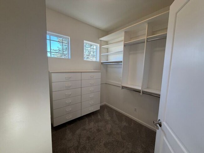 Building Photo - 1199 Manzanita Ln