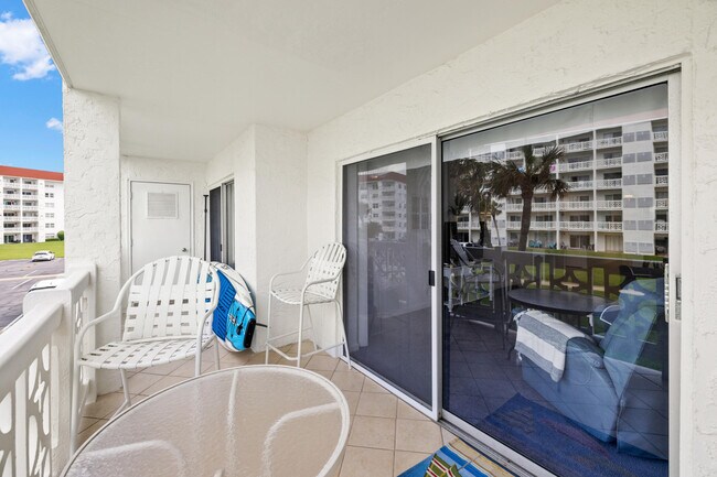 Building Photo - 909 Santa Rosa Blvd