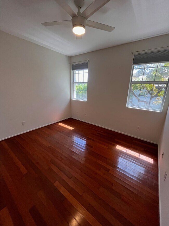 Building Photo - Encinitas Gem: Stunning 2 Bed 2.5 Bath Tow...