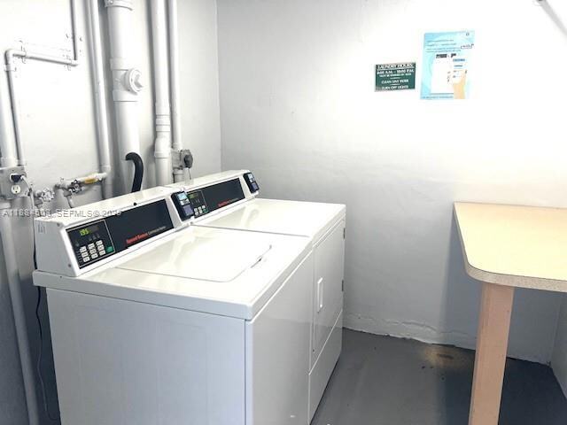 Building Photo - 9450 Live Oak Pl