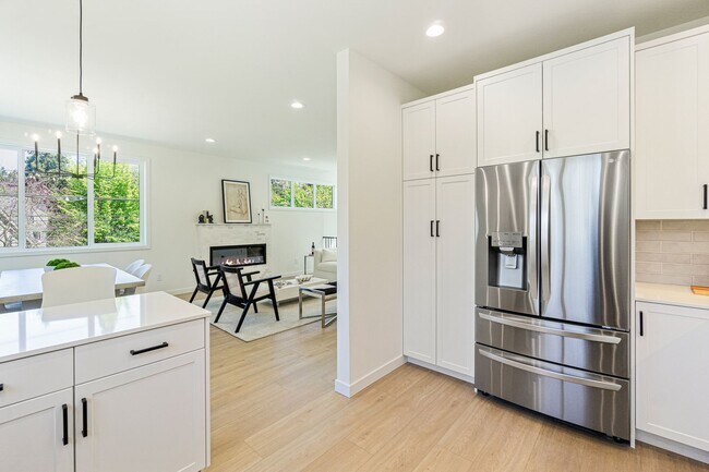 Building Photo - Montlake Townhome