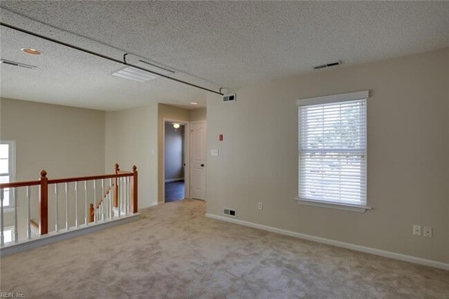 Building Photo - 708 Fallcreek Run