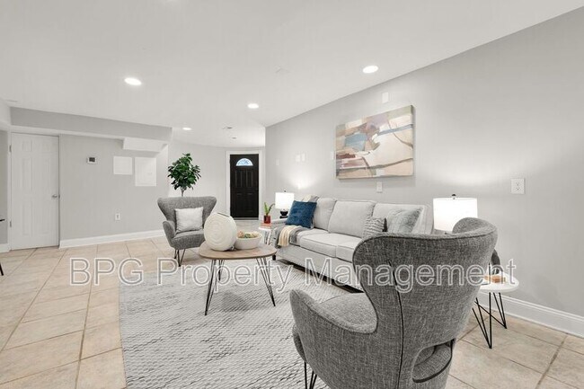 Building Photo - 1819 1st St NW