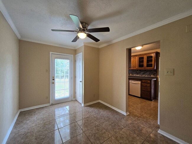 Building Photo - 3309 Lake Charles Ave