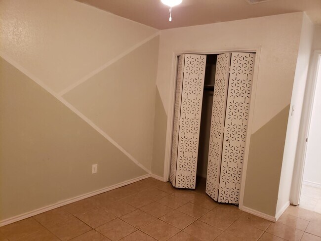 Building Photo - 8715 Sherrywood Dr