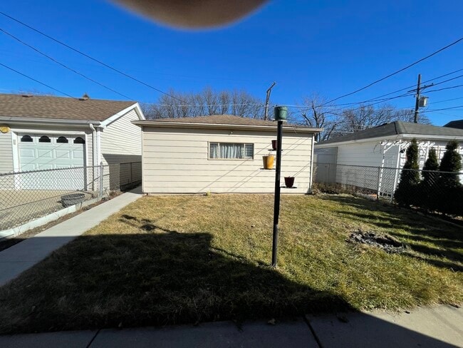 Building Photo - 3925 N Plainfield Ave