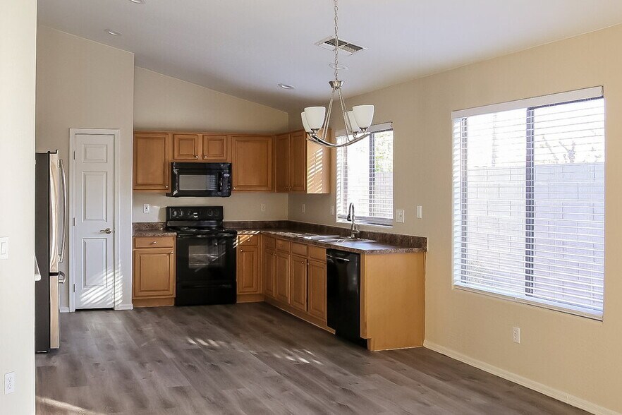 Building Photo - 2609 N 107th Ln