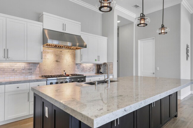 Building Photo - 81675-675 Thunder Gulch Way