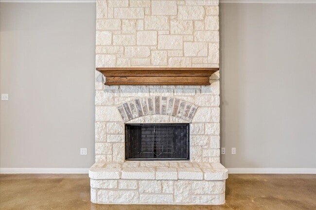 Building Photo - New Duplex on Hilltop Drive | Midway ISD