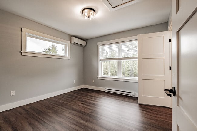 Building Photo - 9 Sunshine Circle