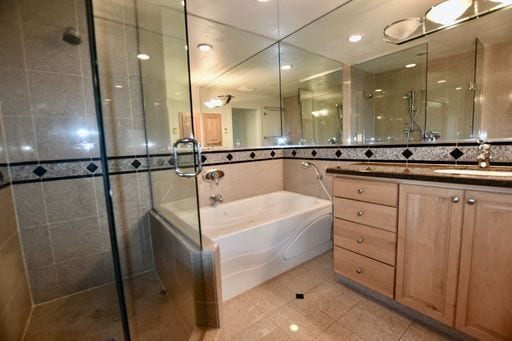 Building Photo - Capitol Hill 2 Bedroom w/ Incredible Views! Available Now!