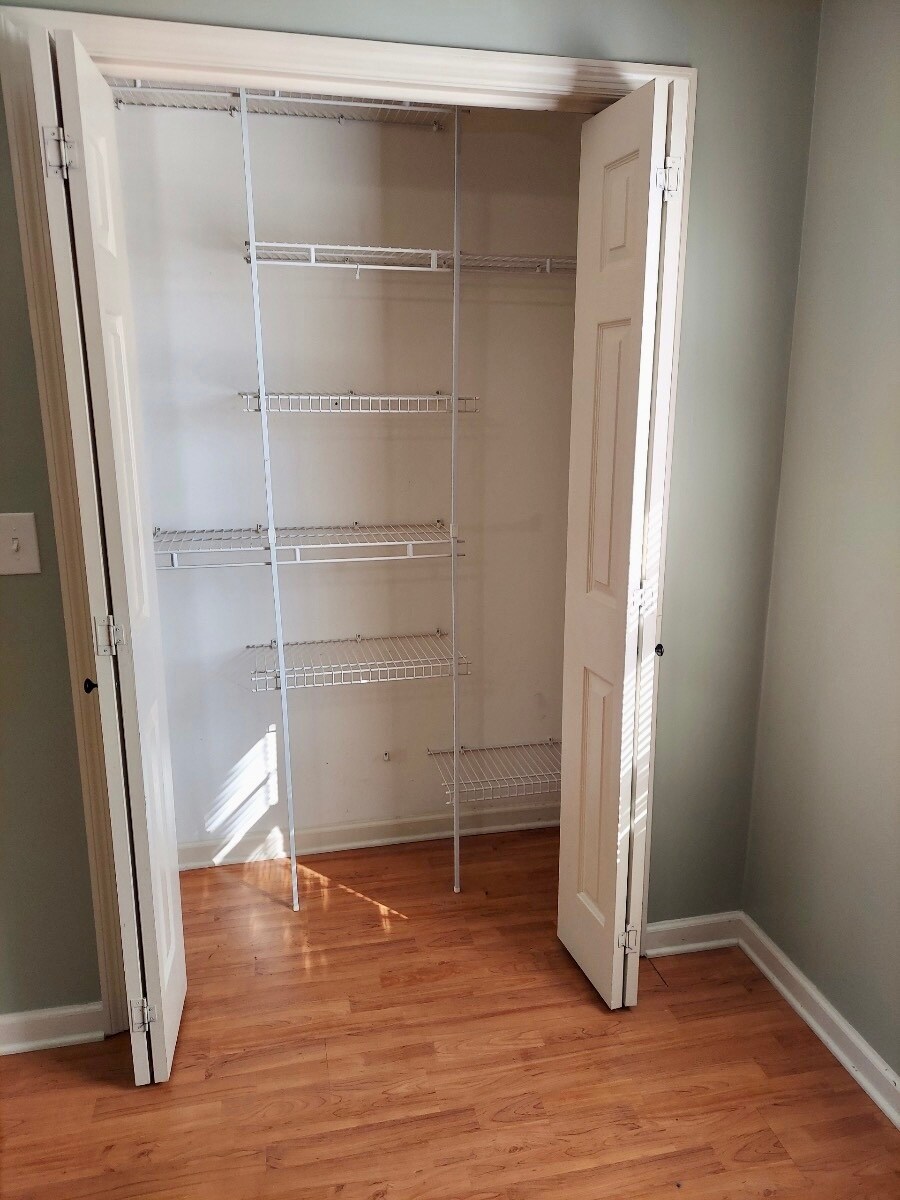 Closet Bedroom 1 - 114 Eveningside Dr
