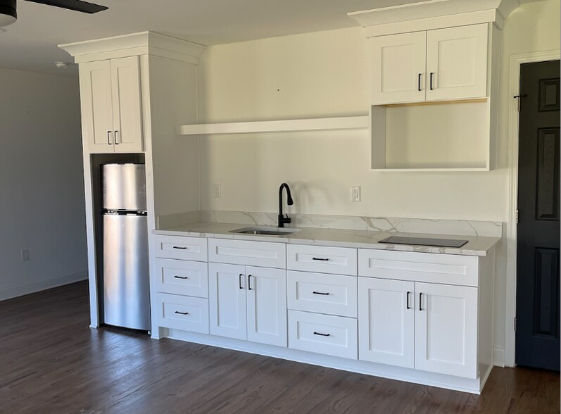 Building Photo - 1540 Eastland Rd SE