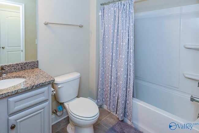 Building Photo - 3031 Greenway Cir SE