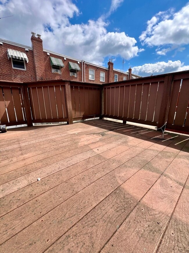 Building Photo - Stunning 3-Bedroom Townhome in Wissinoming! Available NOW!