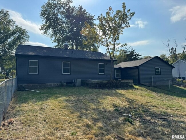 Building Photo - 2826 W 47th St