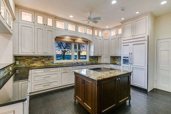 Building Photo - 4708 Lookout Mountain Cove