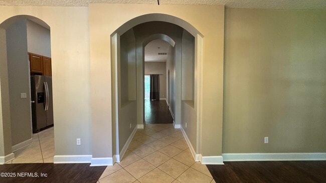 Building Photo - 614 Loire Ct