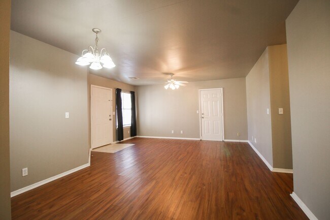 Building Photo - 3 Bed 2 Bath Rental Home in Tulsa
