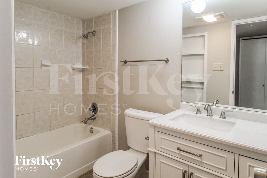 Building Photo - 1405 Steinburg Ln