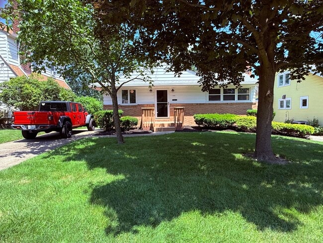 Primary Photo - 125 W Homestead St