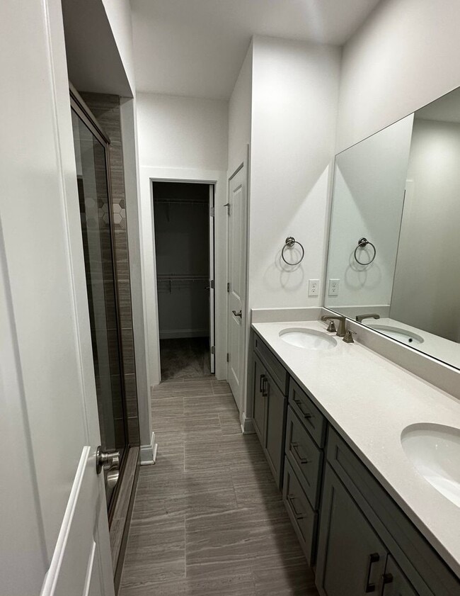 Building Photo - Luxury Town Home - Williamson County