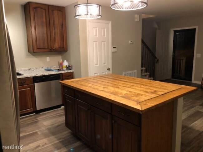Primary Photo - 3 br, 2 bath Townhome - 1277 Barnes Road