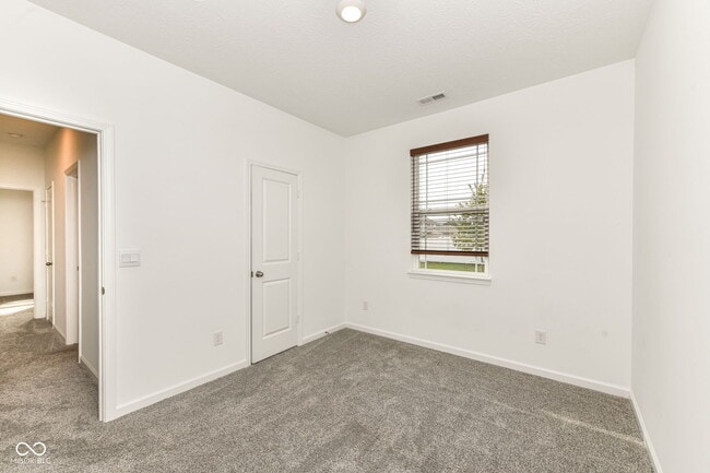 Building Photo - 291 Limerick Ln