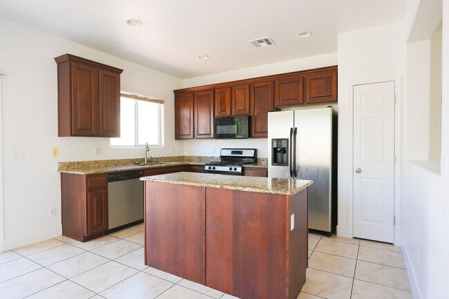 Building Photo - Beautifully Updated Single-Story Home with an Open Floor Plan
