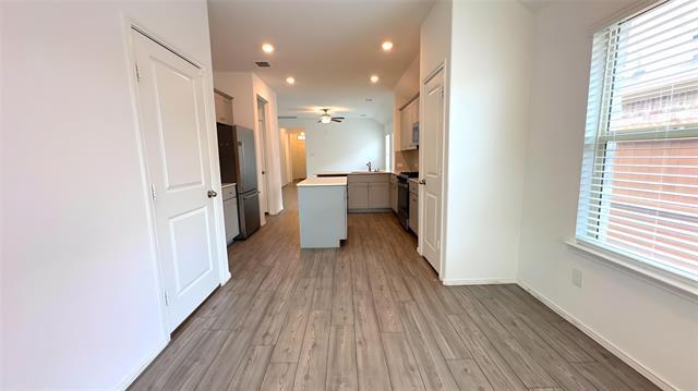 Building Photo - 2925 Meadowlands Dr