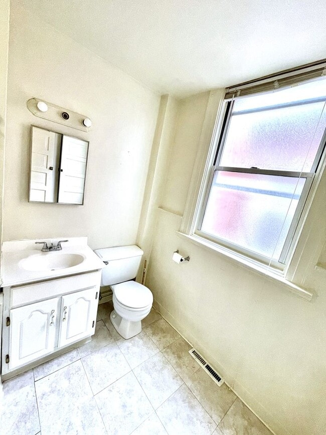 Building Photo - 403 S Atlantic Ave