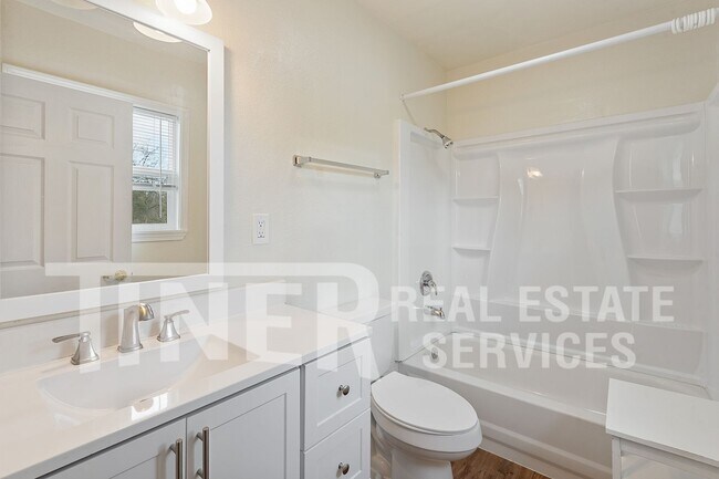 Building Photo - 7781 Glenn Ave