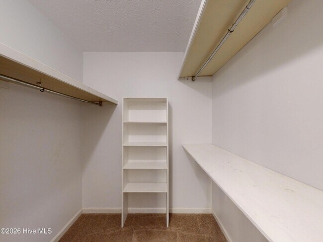 Building Photo - 464 Summerlea Dr