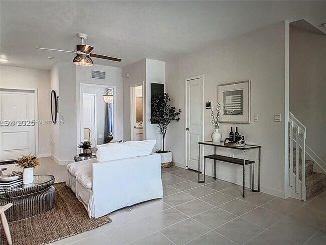 Building Photo - 261 NE 16th St