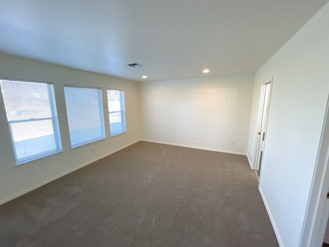 Building Photo - 3 Bedroom, 2 bath house on Harbor Links Go...