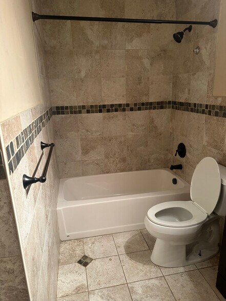 Building Photo - 5323 Ravens Crest Dr