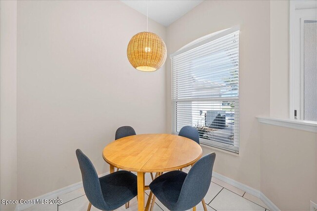 Building Photo - 1720 Minutemen Causeway