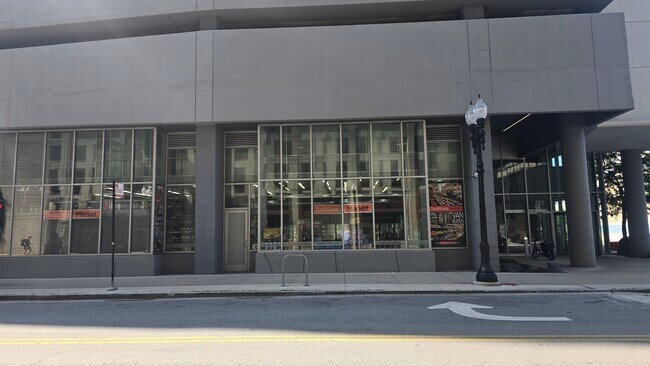 Building Photo - 235 W Van Buren St