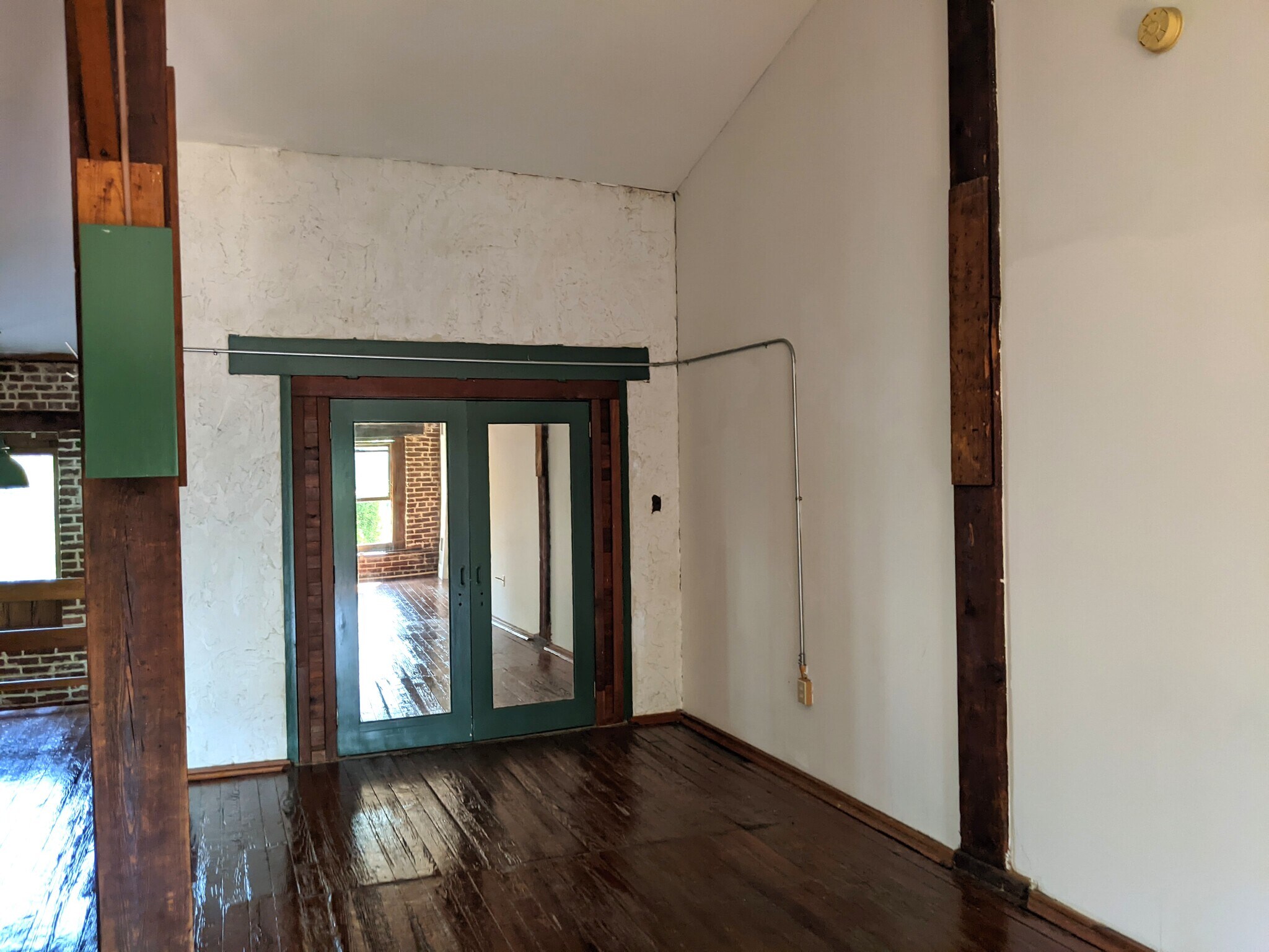 Full mirrors in Bedroom - 11 Spruce St