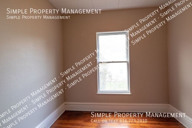 Building Photo - 610 Michigan St NE