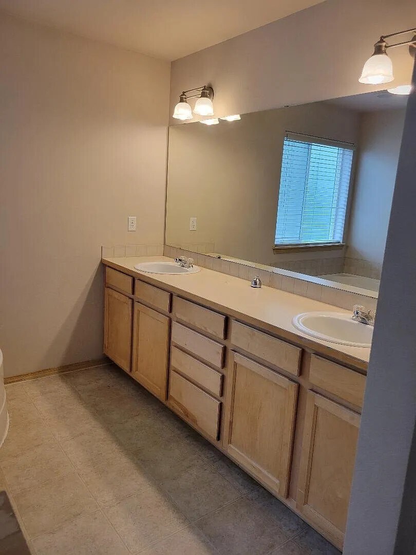 Building Photo - 18323 13th Avenue Ct E