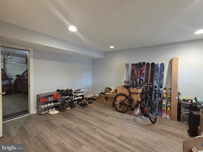 Building Photo - 8181 Skelton Cir