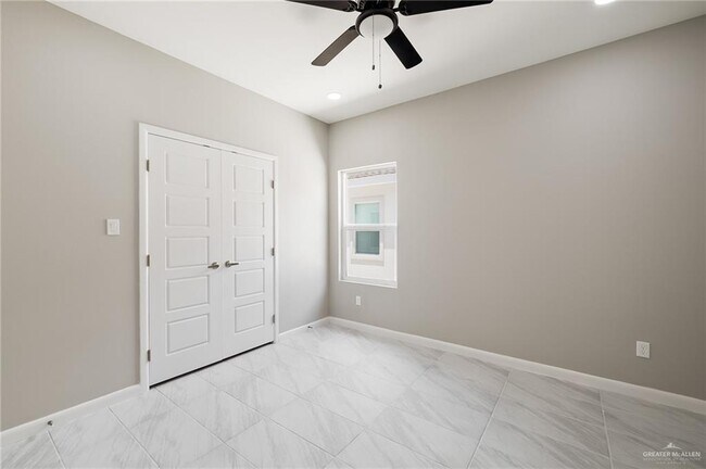 Building Photo - 29 Las Vistas Ln