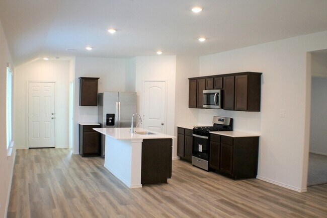 Building Photo - 1015 Maple Sunset Ct
