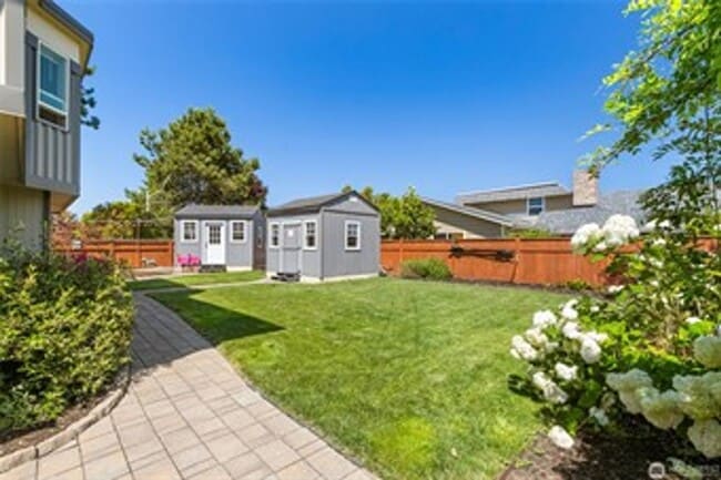 Building Photo - Gorgeous 5 Bedroom Home with Bayview - Bir...