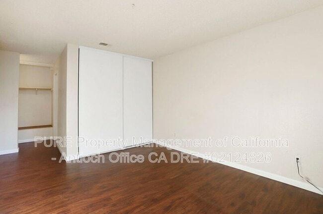 Building Photo - 2433 Sequoia Dr