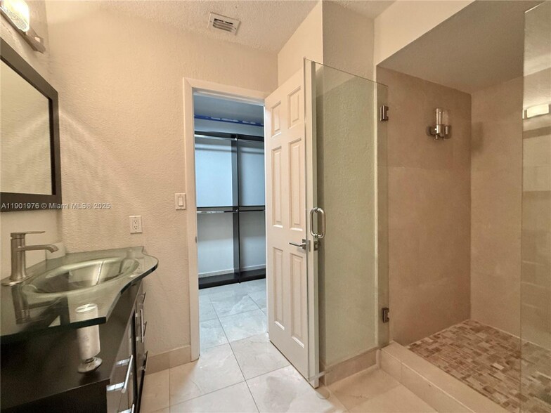 Building Photo - 8880 SW 133rd Pl