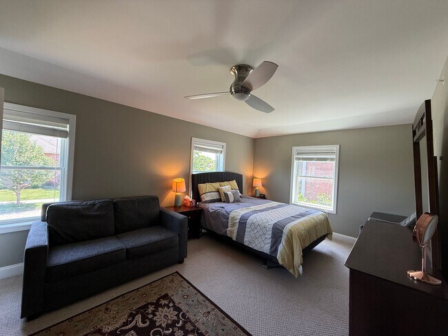 Building Photo - Beautiful Furnished 3BR/2BA Home in Prime Lincolnwood Location – Top-Rated Schools