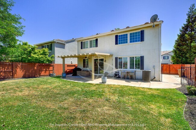 Building Photo - Lincoln Crossing, 4 bedroom 2.5 bath