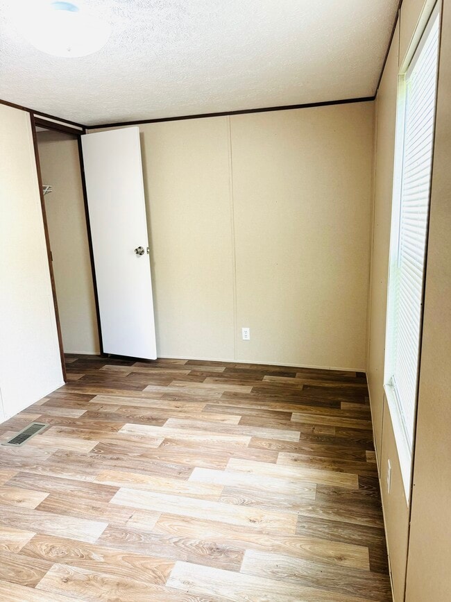 Building Photo - 67 Cove Landing Ln
